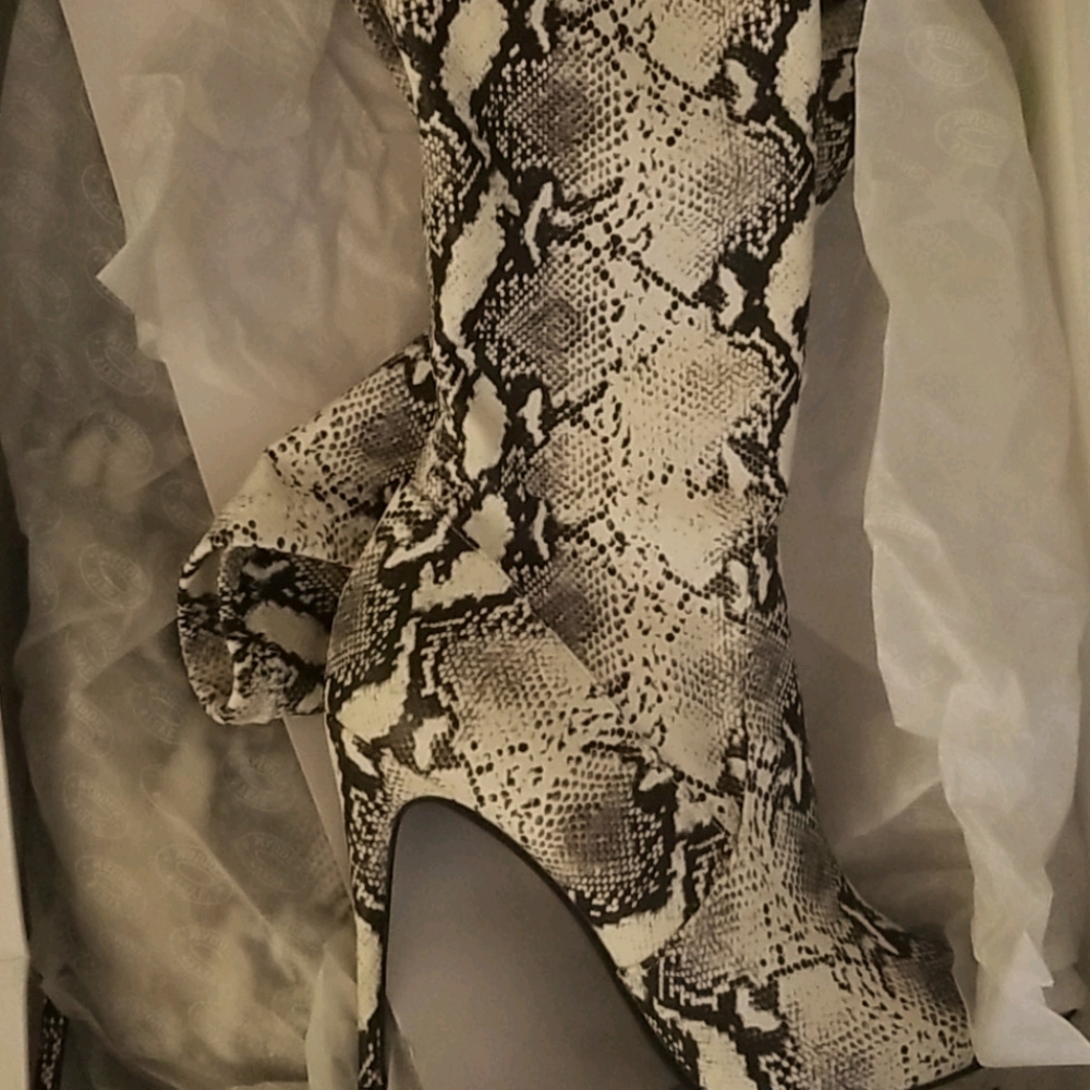 Dominique Natural Snake High Boots